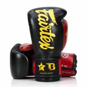 Gants de boxe FAIRTEX noir/rouge